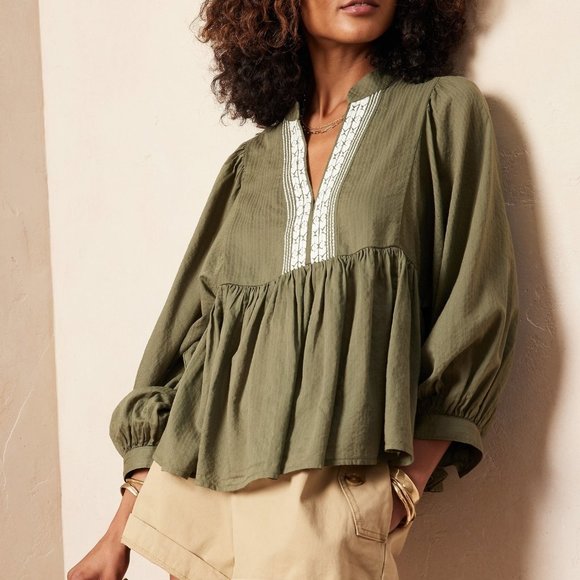 Banana Republic Factory Tops - Banana Republic Factory Embroidered Blouse